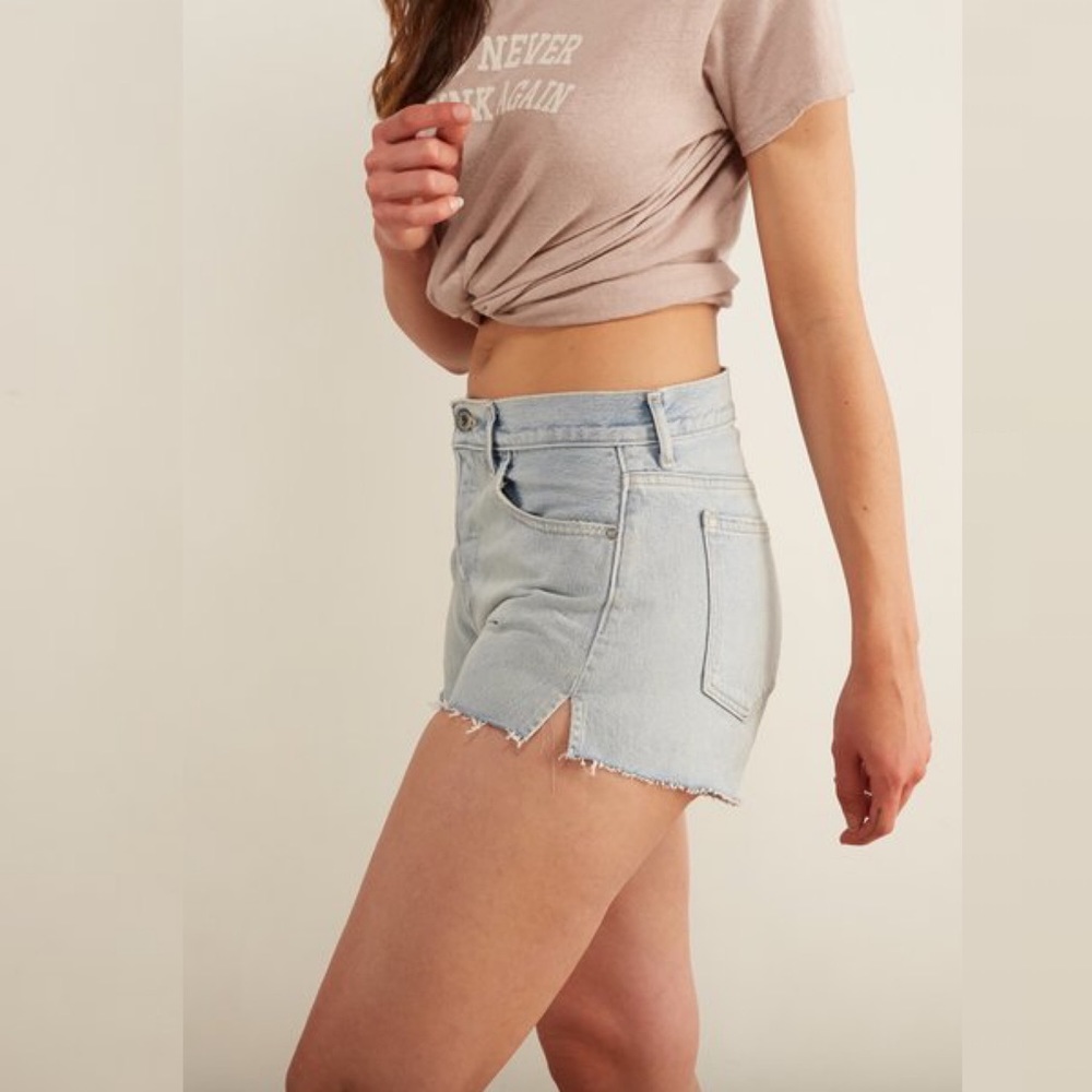 Levi’s Made & Crafted High Rise Cheeky Jean Shorts - Picture 4 of 6
